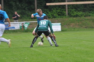 乐鱼体育下载入口-中超球队定位球战术对比研究，中超潜力中场