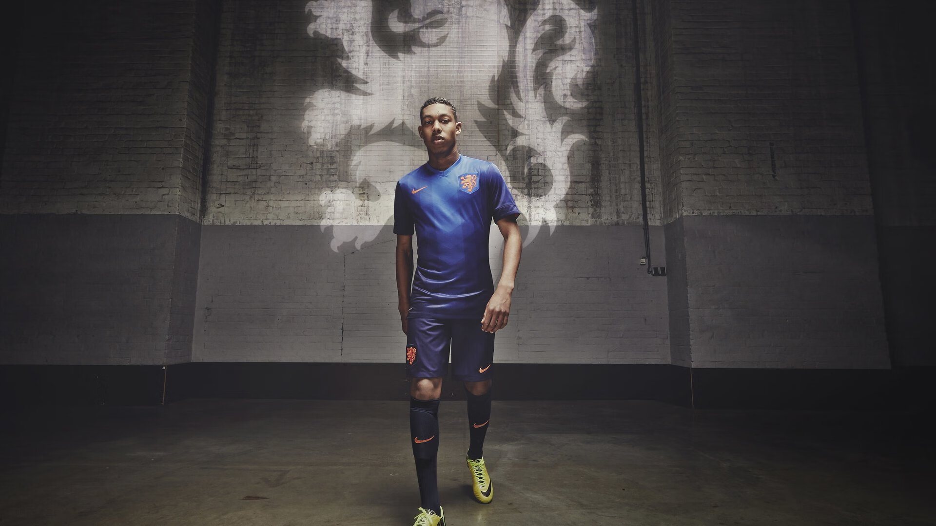 乐鱼体育官网投注-英超球队使用传球路径预测模型优化球员站位与配合节奏，2020-2021英超用球